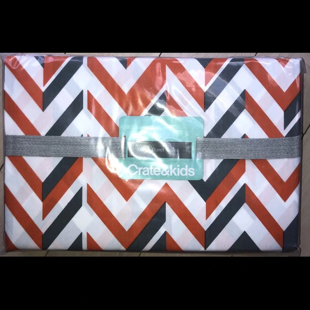 Crate & Barrel Kids zig zag Patterned Orange and Gray cotton duvet
